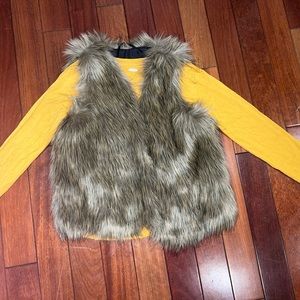 Girls Faux Fur Vest with gold long sleeve shirt size 10/12